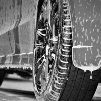 Professionelle Fahrzeugwäsche Fahrzeugaufbereitung in Allendorf (Eder) - CarDoc Wetz - Fahrzeuglack und Dellenexperte